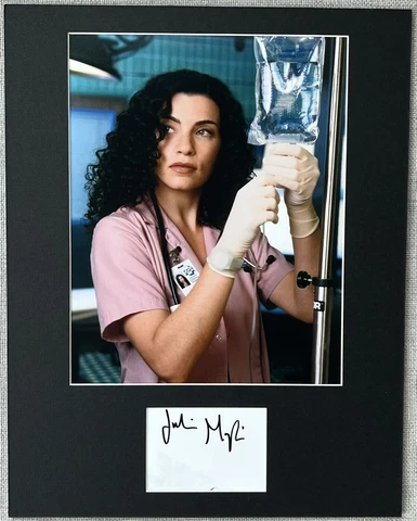 Julianna Margulies Signed In Person 11x14 Matted Autograph & Photo - Authentic Cover