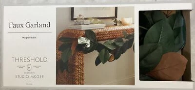 Guirnalda de hojas de Navidad Threshold™ diseñada con Studio McGee Magnolia 6 pies L Foto 1 de 4