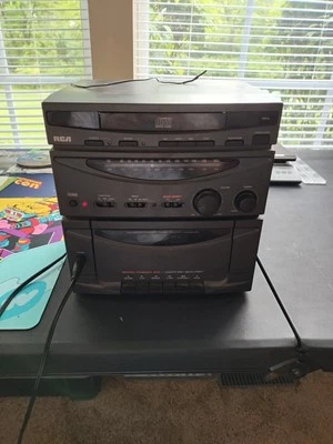 Vintage RCA RP-8520 Stereo System Radio, CD Player & Cassette Deck Needs Repair - Image 1 of 4