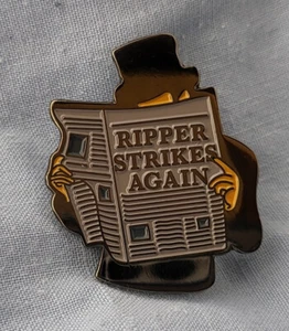 Jack the Ripper Metal Pin Badge London 1888 Victorian Newspaper Mass Murderer UK - Foto 1 di 12