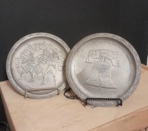 2 Vintage Pewter Plates Spirit American Bicentennial 1776-1976 & Liberty Bell - Picture 1 of 15
