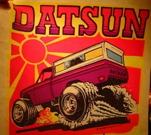 Camioneta pickup Datsun años 70 vintage importación coche plancha en transferencia B-25 - Imagen 1 de 2