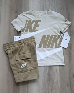 NWT Nike T-shirt & Cargo Shorts Set Boys Size 7 Beige & White 2-Piece Outfit - Picture 1 of 4