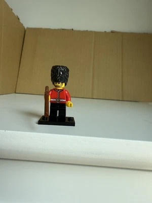 LEGO Series 5 Royal Guard Collectible Minifigure - col05-3 8805 - Image 1 of 4