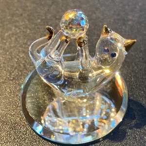 Vintage 1998 Glas Baron mundgeblasene Miniatur Katze spielt mit Kristallkugel Figur - Bild 1 von 8