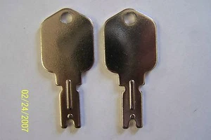 Clark Forklift/ Equipment Key Blank #1430 Qty 2 - Foto 1 di 1