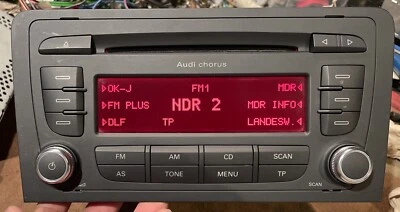Audi A3 8P Chorus II Autoradio CD + Code 8P035152F Geprüft Voll Funktionsfähig - Bild 1 von 4