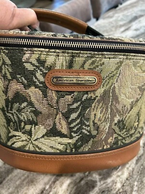 VTG American Tourister Tapestry Oval Train Case Carry On Luggage Bag Makeup - Image 1 of 4