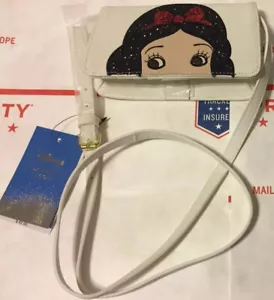 NWT Danielle Nicole Disney Snow White Crossbody Purse Bag Faux Leather White - Picture 1 of 6