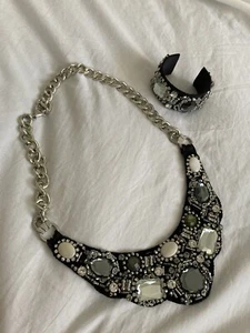 Silver choker necklace LOTS OF BLING PLUS MATCHING CUFF BANGLE - Picture 1 of 9