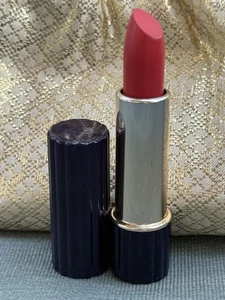Rossetto Estee Lauder tutto il giorno ricco e rosato vecchio stock nuovo senza scatola NOS blu tubo a costine - Foto 1 di 3