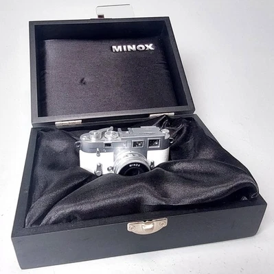 DM. 6074 Minox Digital Classic Camera DCC Minoctar 9mm White Edition Miniature - Image 1 of 4