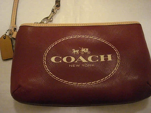 NEW COACH CRIMSON RED HORSE AND CARRIAGE MEDIUM WRISTLET / CLUTCH - F51788 - Picture 1 of 7