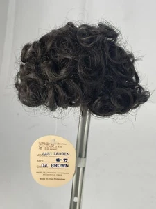Global Baby Lauren Puppenperücke Größe 11/12 HELLBRAUN kurze lose Locken Neu mit Etikett - Bild 1 von 4