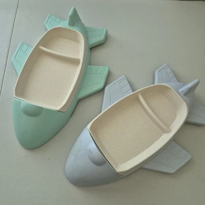 2x Aeroplane Children's Lunch /Dinner Plate Feeding Food Tray - Like New - image 1 of 4