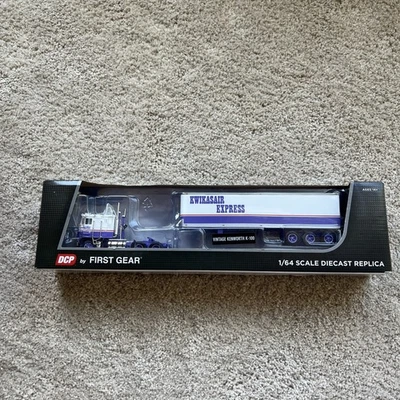 Kwikasair  Express - Vintage Kenworth K-100 Flat-Top DCP By First Gear 1/64 - Image 1 of 4