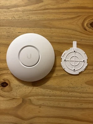 Ubiquiti UniFi AP AC Lite - UAP-AC-LITE - WLAN Wifi Access Point - Bild 1 von 3