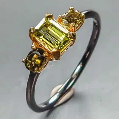 Gemstone ring Natural Peridot Ring 925 Sterling Silver Size 7 /R446682 - Image 1 of 4
