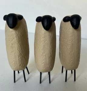Primitive SHEEP Figurine Lamb Wool Cottage Farmhouse Folk Art Debbie Grogan - Picture 1 of 8