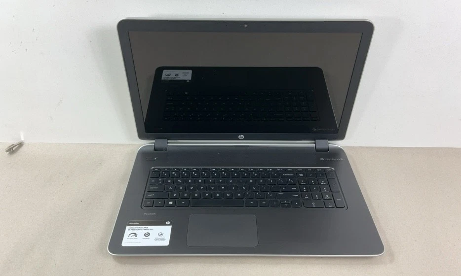 HP PAVILION 17-F262NR | AMD A10-4655M APU  | 500GB | 6GB | NO OS - Image 1 of 4