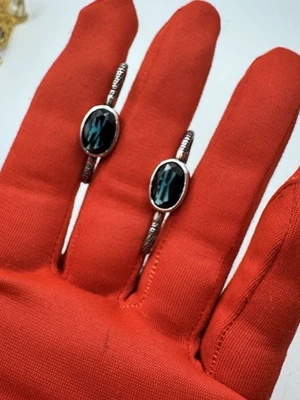 Brincos estilo clipe de papel prata com pedra preciosa azul lindos - Imagem 1 de 4