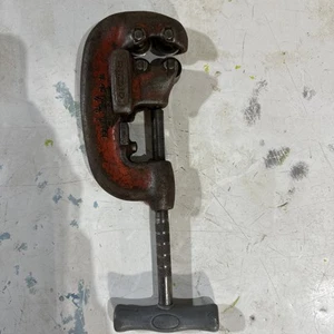 RIDGID Model No. 42-A Heavy-Duty 4-Wheel Pipe Cutter With 1/2" To 2" Capacity - Picture 1 of 4