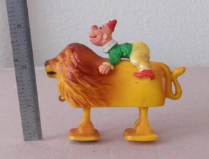 Vintage Marx Clown reitender Löwe Rampe Lauflernwagen Spielzeug - Bild 1 von 7
