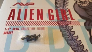 Hot Toys HAS002 Angel girl Alien Predator AVP 1/6 action Figure's 2 wrist pegs - Picture 1 of 2