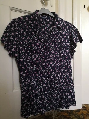 Blusa Store Twenty One, talla 14, floral manga corta top Foto 1 de 3