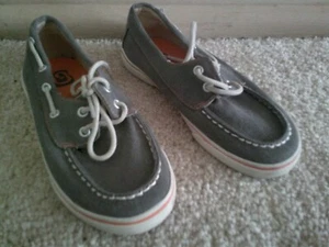 Place Youth Boy's Size 2 Canvas Loafers - Picture 1 of 4