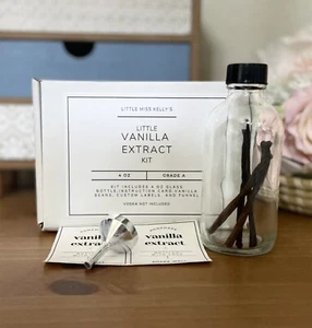 Homemade Vanilla Extract Kit DIY 8 oz Clear Glass Bottle + Customizable Label - Picture 1 of 2