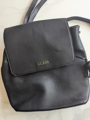 Bolso Mochila Guess Negro Foto 1 de 4