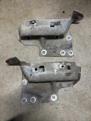 1978 1979 Ford Truck F150 F250 inner Fender Grille Shell Mount Bracket PAIR OEM - Image 1 of 4