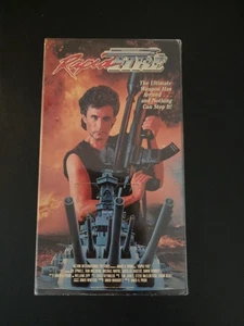 RAPID FIRE (1989) Rare AIP VHS David A. Prior & Joe Spinell Sleaze Untested - Foto 1 di 14