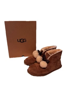 UGG Kallen Suede Pom Pom Chestnut Slippers Woman’s Size 8 EXCELLENT W/ Box - Picture 1 of 11