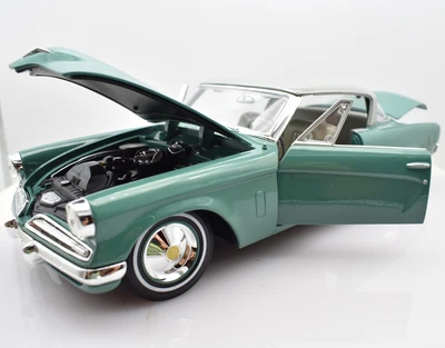 Modellino auto scala 1:18 STUDEBAKER STARLINER diecast modellismo da collezione - Immagine 1 di 4