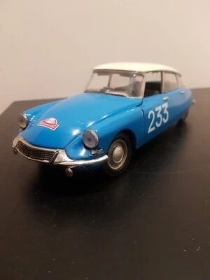 Modellino Auto Scala 1/18 SOLIDO Citroën DS 19 1963 Squalo Vintage - Immagine 1 di 4
