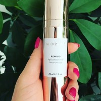 monat dark spot corrector