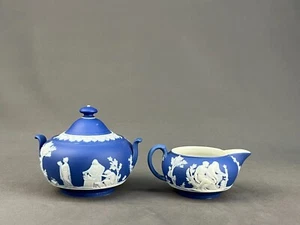 19th c. Wedgwood Dark Blue Jasperware Neoclassical Creamer & Lidded Sugar Bowl - Picture 1 of 14