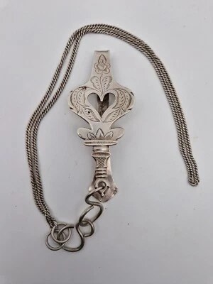 GRAND ANCIEN CROCHET CHATELAINE A CISEAUX EN ARGENT MASSIF EPOQUE XIX ème - Photo 1/4