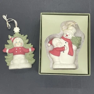 Department 56 Holly Lane Ornaments O' Christmas Tree Holiday Hugs Schneemann Set 2 - Bild 1 von 12