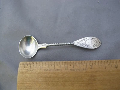 Nice Victorian TWIST ENGRAVED Pattern MASTER SALT SPOON-Dated 1860 - Image 1 of 4