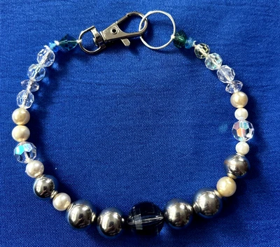 Pet jewelry Dog collar beaded necklace Silver & cream faux pearls w Chrystal 10" - Image 1 of 4