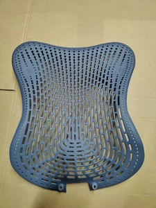 Herman Miller Nuevo Mirra 1 asiento trasero azul niebla color - Imagen 1 de 2