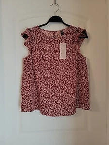 Top rosa esmerilado rojo con enredaderas blancas talla grande manga aleteada ligero brillo - Imagen 1 de 6