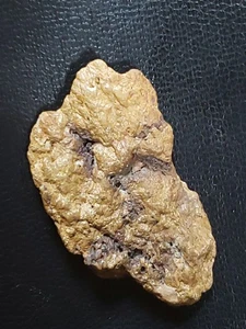 Muestra de pepita de oro nativa en matriz de cristal de cuarzo tgw = 5,2 - Imagen 1 de 11