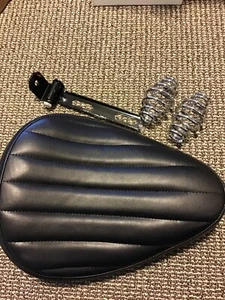 Kawasaki Motor Cycle Seat Black Ka Tur NEW - Foto 1 di 5