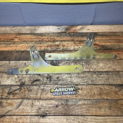 1998 Harley Davidson Dyna Sissybar Backrest Pad Mount Brackets PAIR - Изображение 1 из 4
