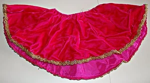 Hot Pink Large Child Velvet Skirt with Gold Trimming WITH DEFECTS - Bild 1 von 1