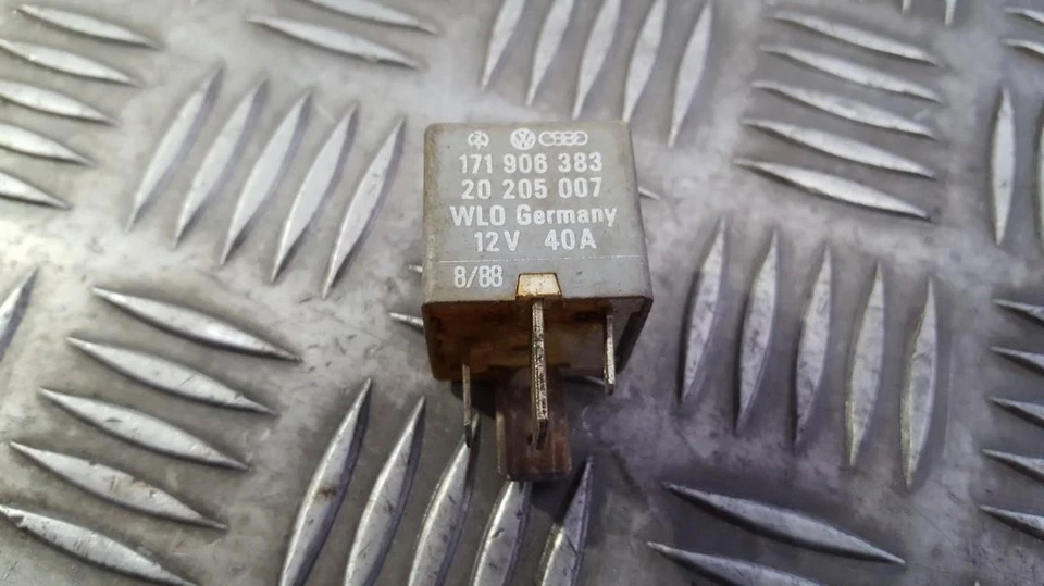 Volkswagen Golf 1994 Relay module 171906383, 1 #394618-41 - Изображение 1 из 1